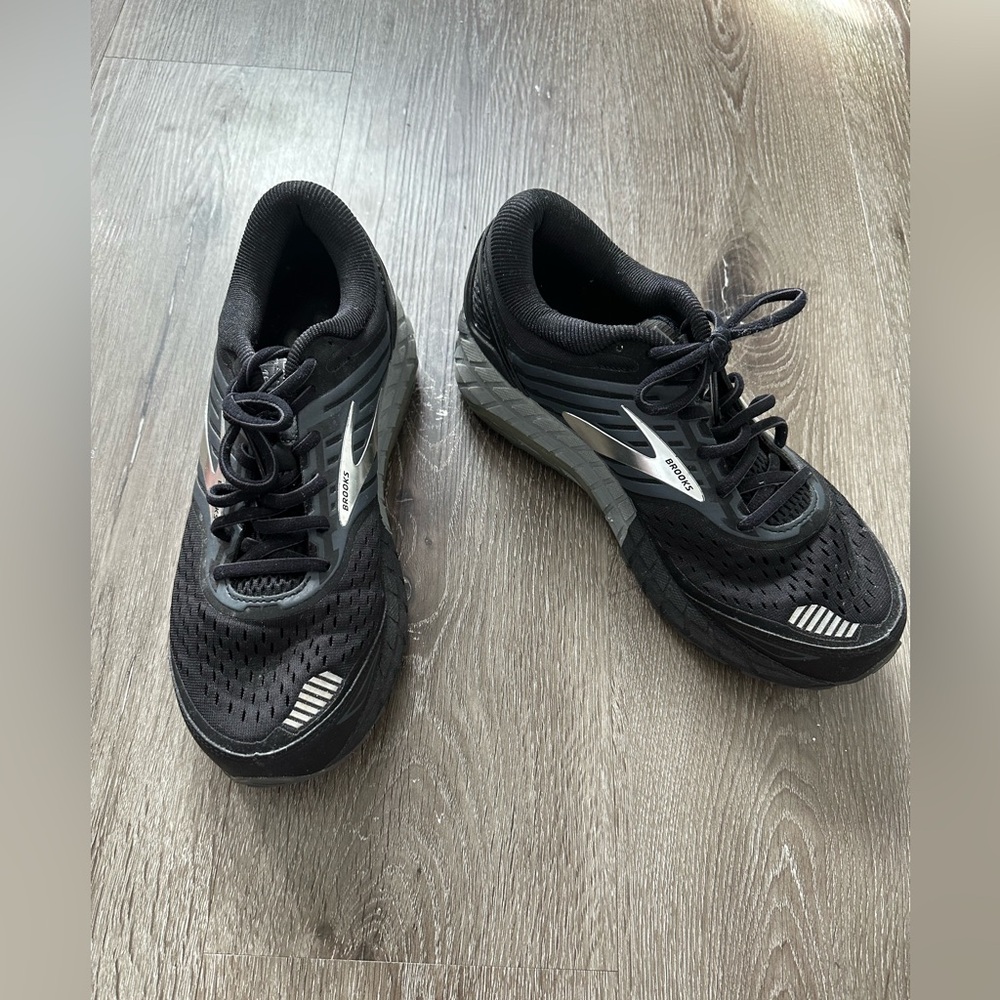 Brooks Black and Silver Running Shoes - Picture 2 of 9